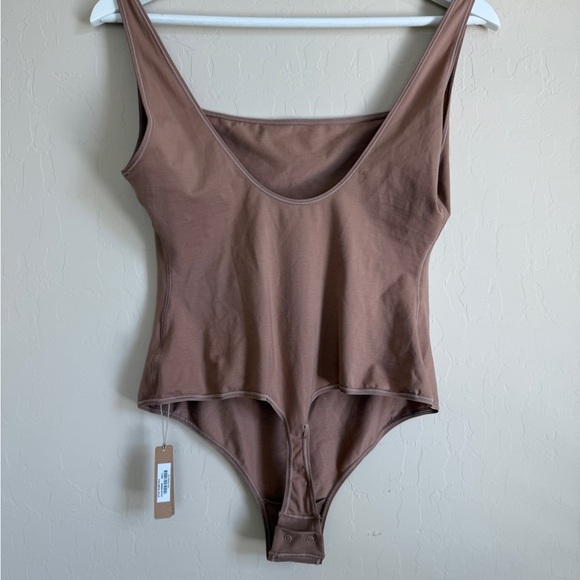 Skims Fits Everybody Square Neck Thong Bodysuit Sienna Brown Women Size Large - Picture 6 of 10